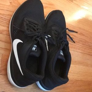 NIKE 2016 flex runs
